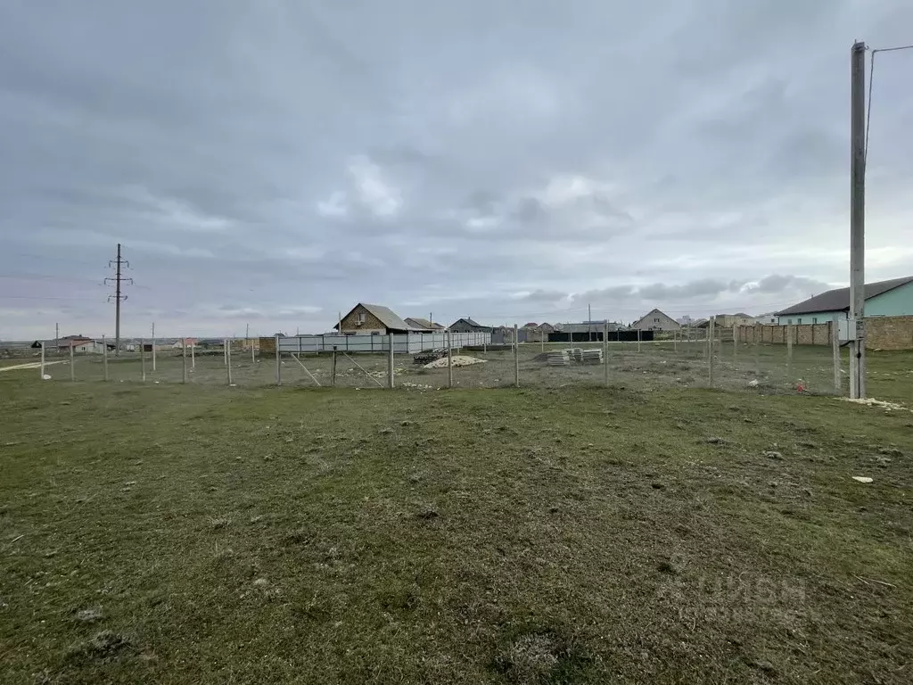 Участок в Крым, Сакский район, с. Суворовское ул. Северная, 81 (7.0 ... - Фото 1