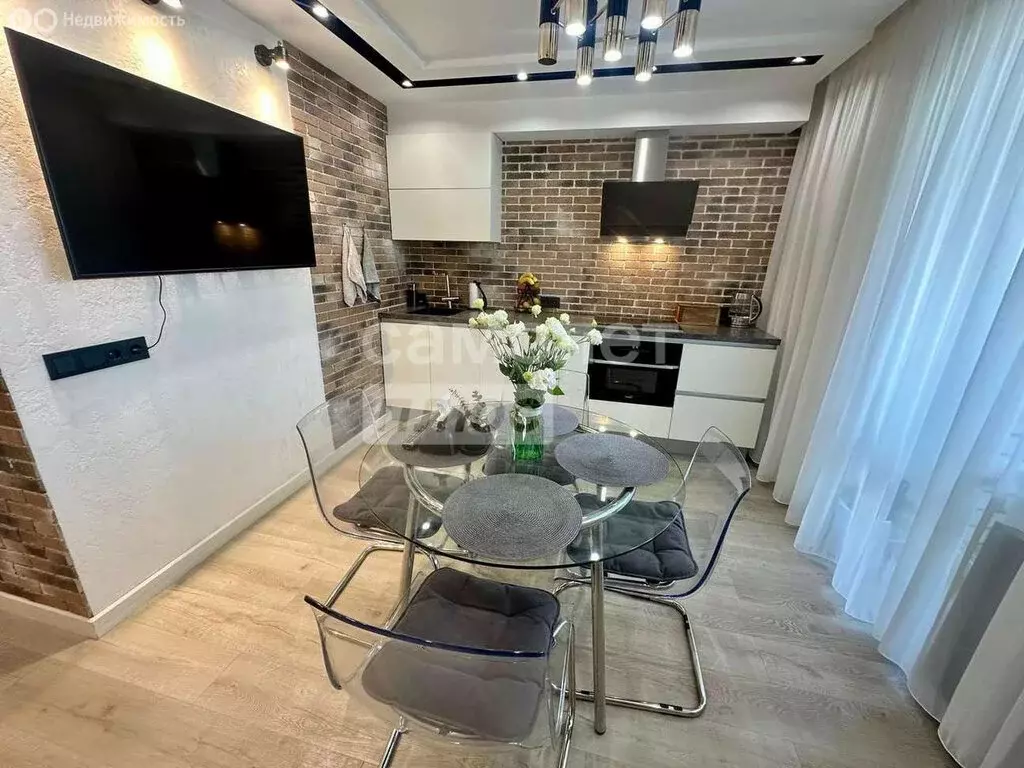 2-комнатная квартира: Благовещенск, улица Шимановского, 78 (66.5 м) - Фото 1