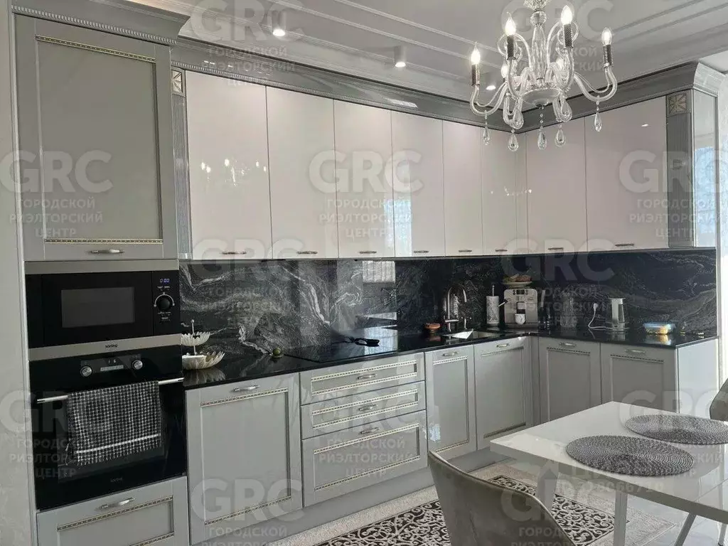 Квартира, 4 комнаты, 136 м - Фото 0