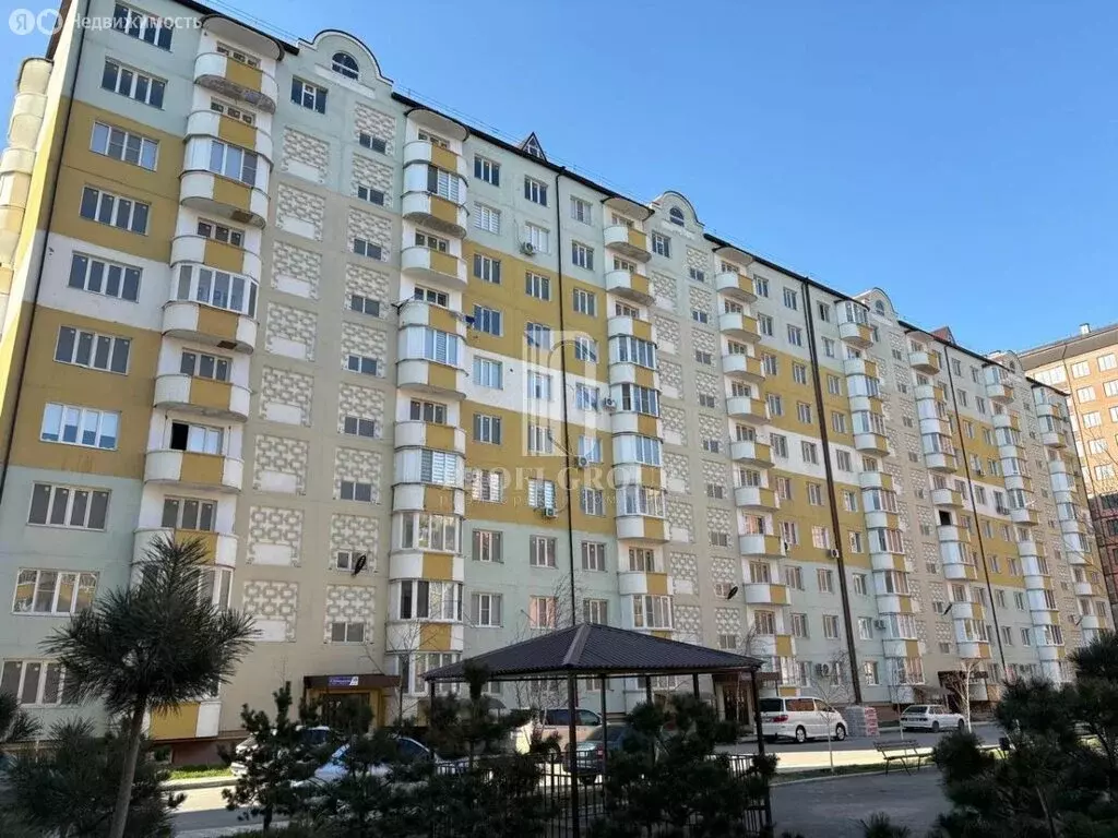 3-комнатная квартира: Каспийск, улица Магомедали Магомеджановa, 18к7 ... - Фото 1