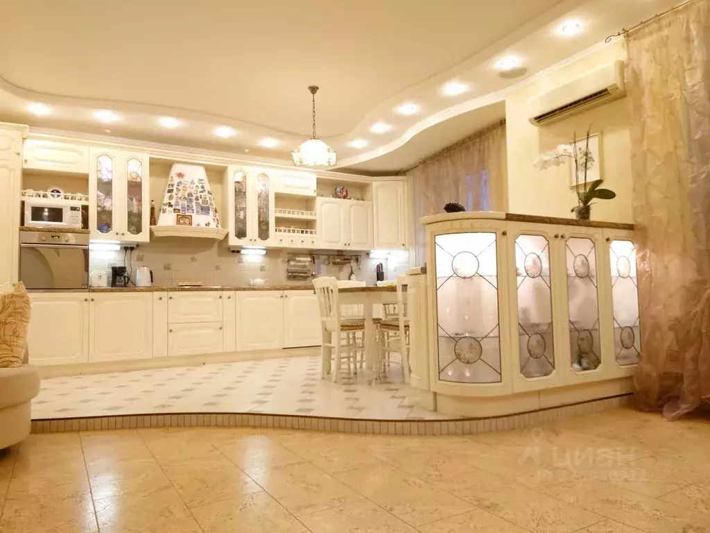 4-к кв. Омская область, Омск ул. Яковлева, 112к1 (140.5 м) - Фото 1