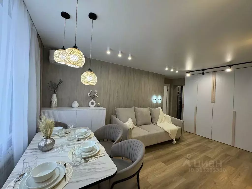 3-к кв. Саратовская область, Саратов пл. Имени С.М. Кирова, 8 (65.5 м) - Фото 1