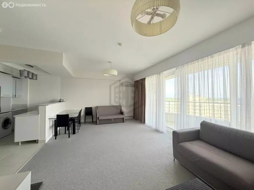 3-комнатная квартира: Алушта, Краснофлотская улица, 1к9 (250 м) - Фото 1