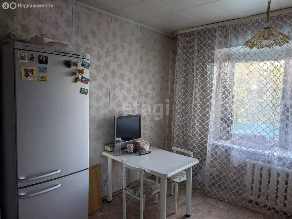 2-комнатная квартира: Иркутск, 4-я Железнодорожная улица, 102 (48 м) - Фото 1