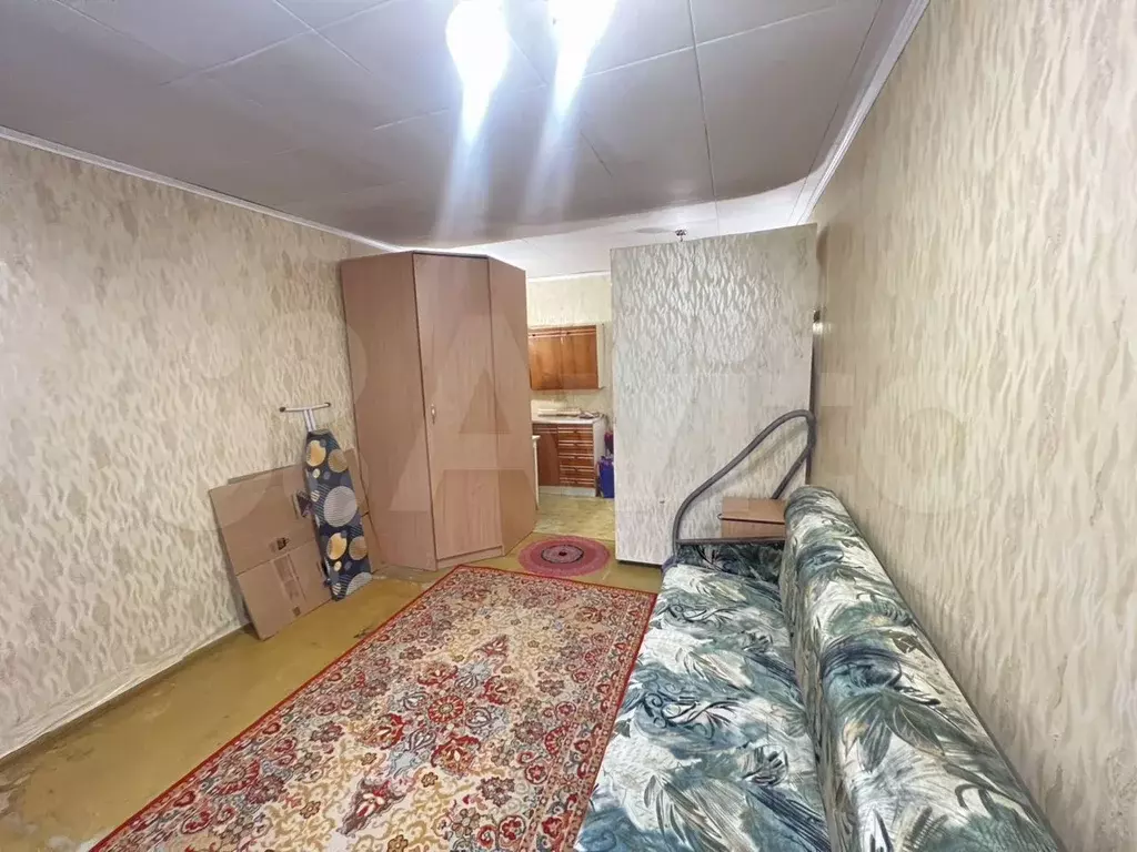 Комната 17,3 м в 8-к., 1/5 эт. - Фото 1