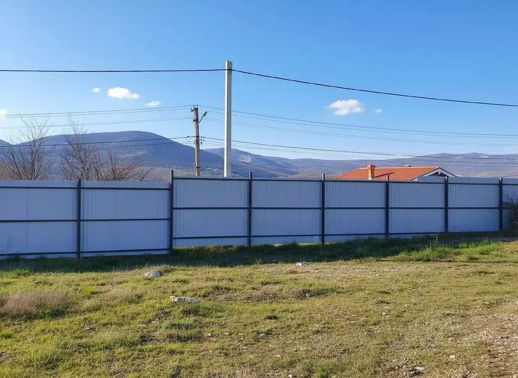Участок в Севастополь с. Орлиное, ул. Переселенческая, 19 (5.0 сот.) - Фото 1