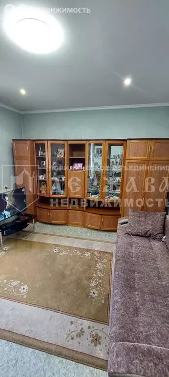 3-комнатная квартира: Кемерово, улица Ушакова, 1 (64.2 м) - Фото 0