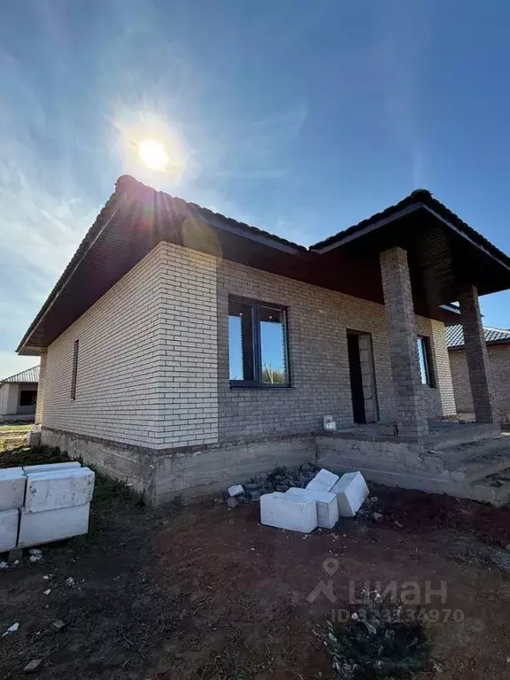 Дом в Оренбургская область, Оренбургский район, с. Благословенка ул. ... - Фото 1