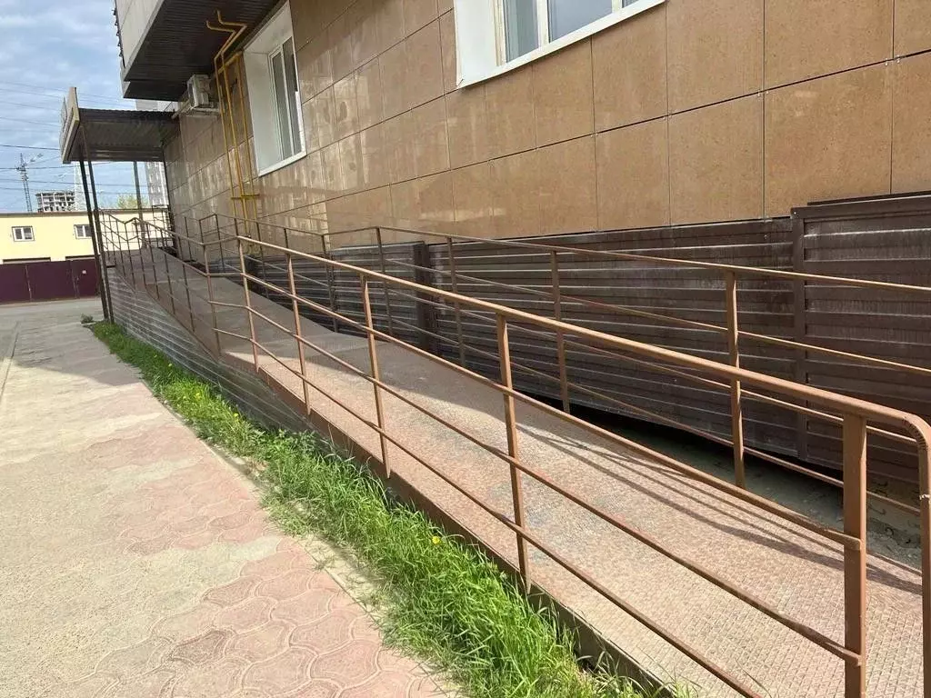 Помещение свободного назначения в Саха (Якутия), Якутск ул. Клары ... - Фото 1