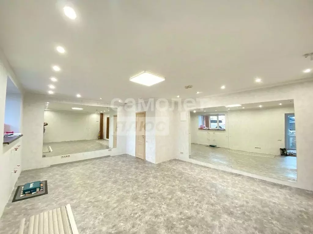 Помещение свободного назначения в Омская область, Омск Харьковская ... - Фото 1