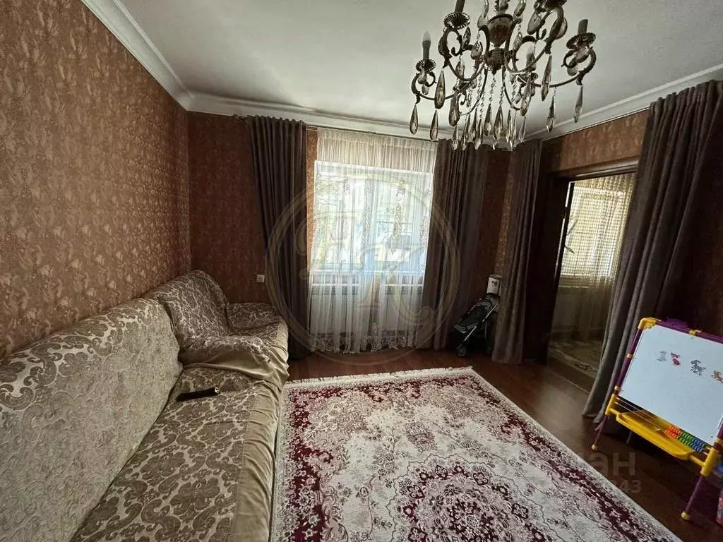 Дом в Карачаево-Черкесия, Усть-Джегута ул. Ленина (170 м) - Фото 0