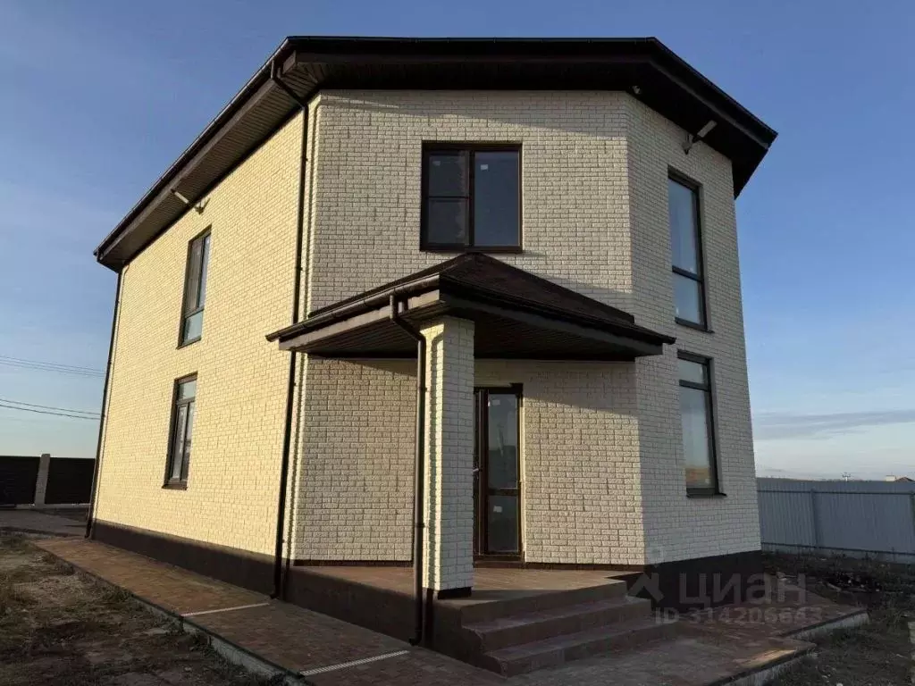 Коттедж в Саратовская область, д. Мергичевка ул. Приовражная (212 м) - Фото 1