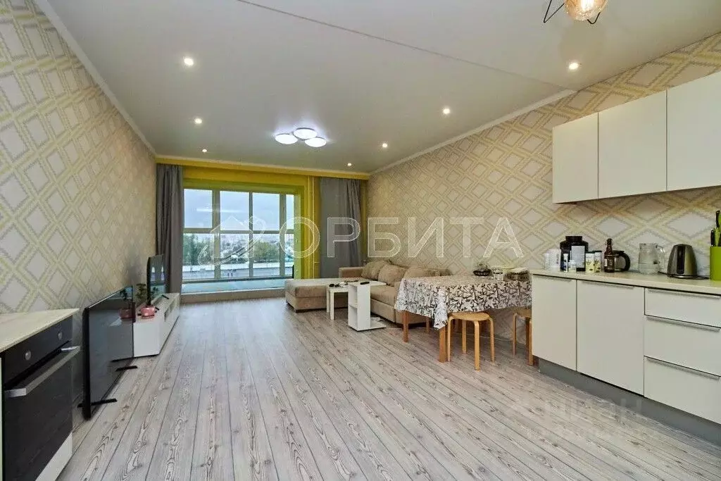 2-к кв. Тюменская область, Тюмень Мельничная ул., 83к4 (75.0 м) - Фото 0