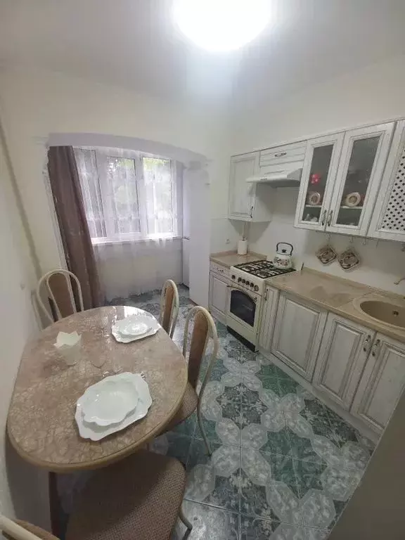 2-к кв. Ставропольский край, Кисловодск ул. Андрея Губина, 26 (55.0 м) - Фото 0