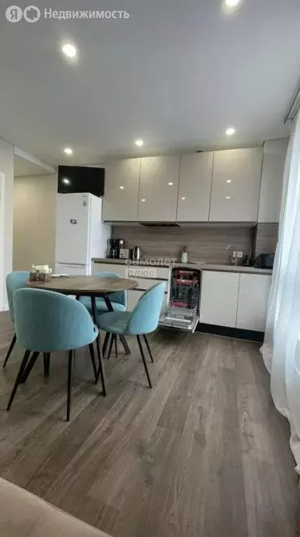 3-комнатная квартира: Москва, улица Лётчика Осканова, 6 (42 м) - Фото 0