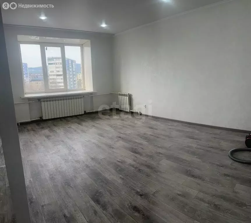 1-комнатная квартира: Альметьевск, улица Белоглазова, 46 (28 м) - Фото 1