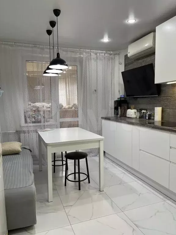 3-к. квартира, 65,6 м, 1/9 эт. - Фото 0