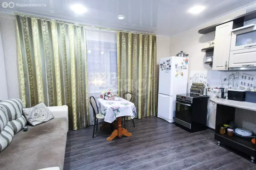 2-комнатная квартира: Тобольск, улица Знаменского, 45 (89 м) - Фото 2