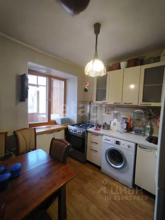 1-к кв. Свердловская область, Екатеринбург ул. Серова, 4 (33.4 м) - Фото 0
