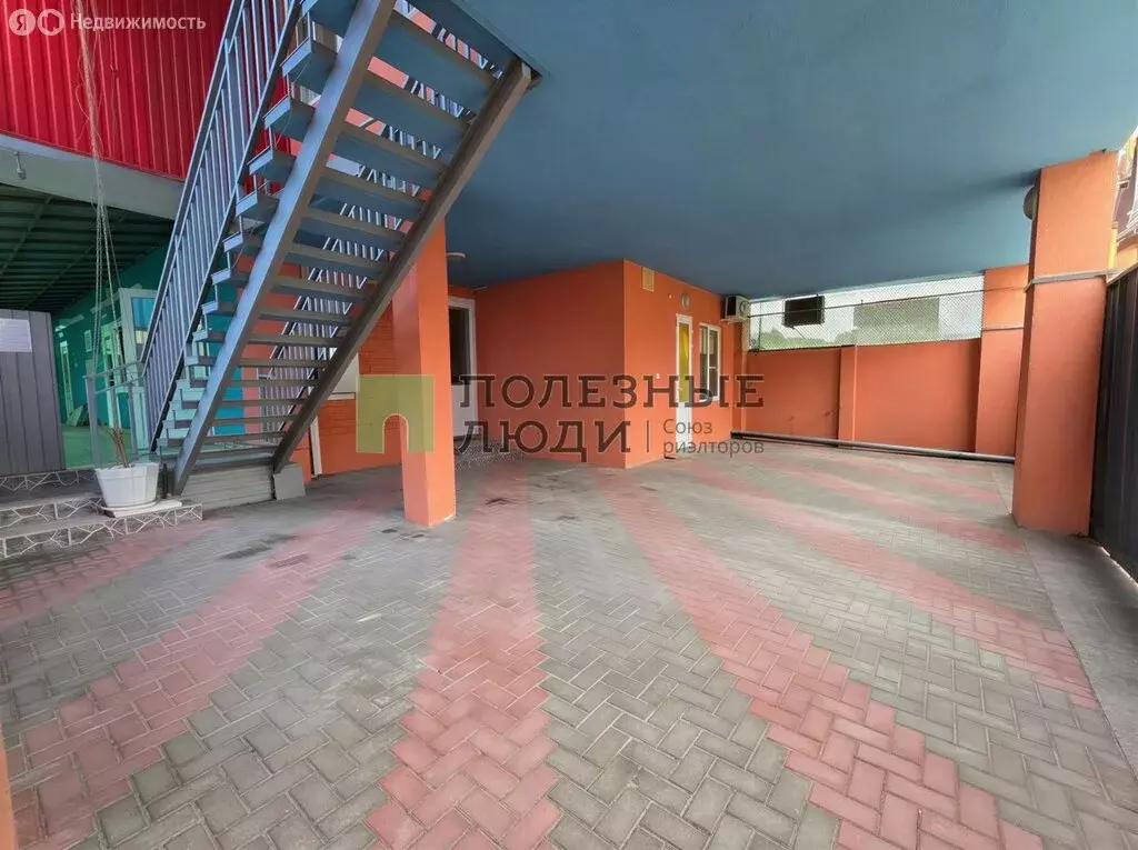 Дом в село Дивноморское, проезд Короленко, 5 (320.2 м) - Фото 1