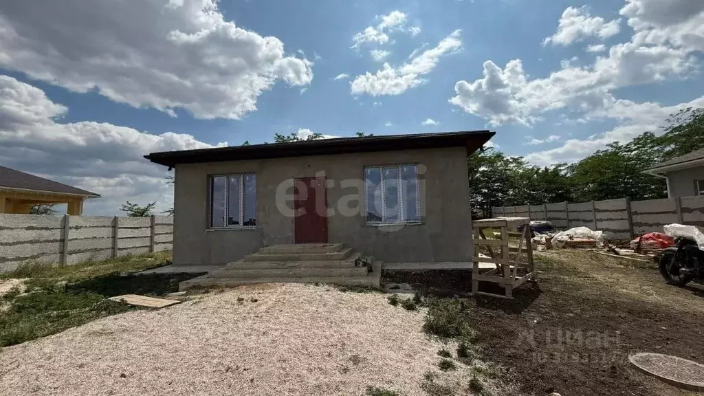 Дом в Крым, Симферопольский район, с. Урожайное  (140 м) - Фото 0