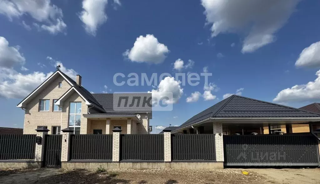 Дом в Краснодарский край, Динская ст-ца ул. Кирова (240 м) - Фото 1