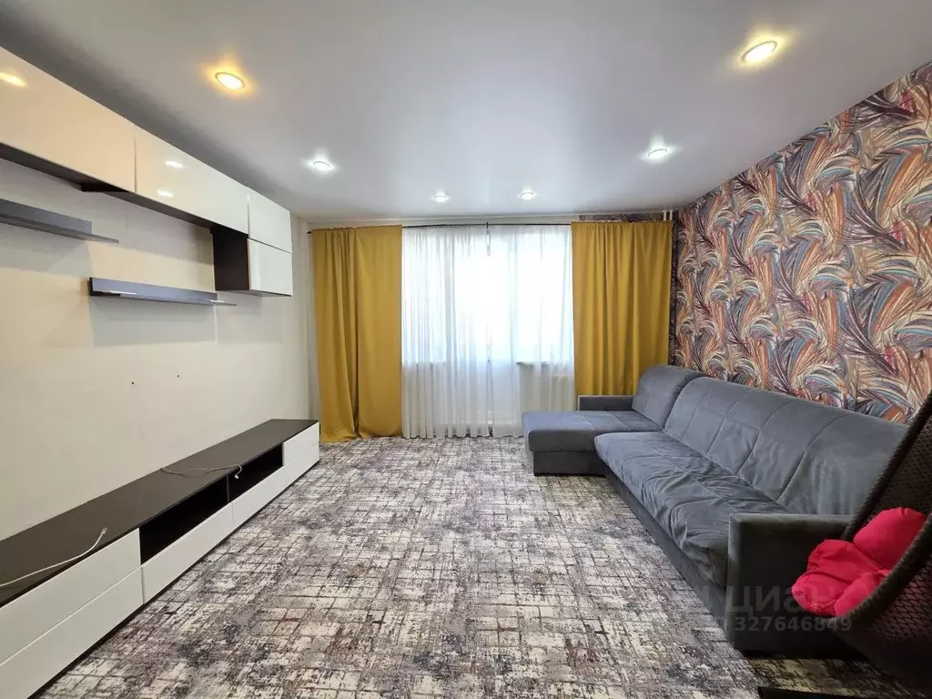 3-к кв. Челябинская область, Чебаркуль Октябрьская ул., 3Г (65.6 м) - Фото 1