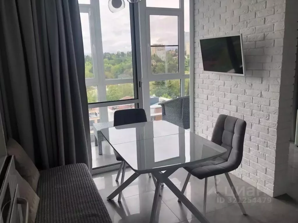 1-к кв. Краснодарский край, Сочи Центральный мкр, ул. Роз, 36 (50.0 м) - Фото 1