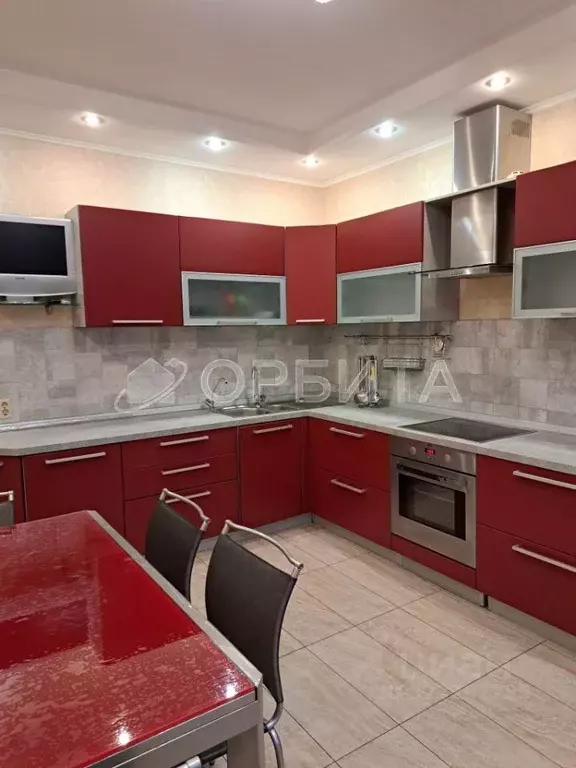 2-к кв. Тюменская область, Тюмень ул. Салтыкова-Щедрина, 53 (82.5 м) - Фото 1