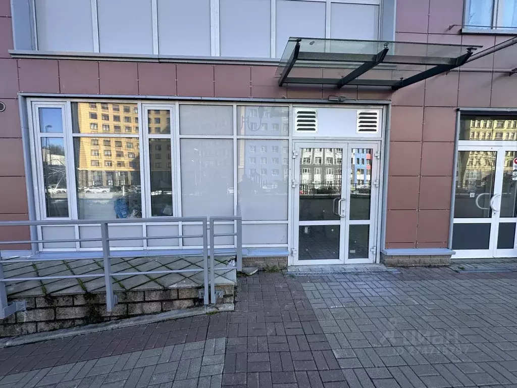 Помещение свободного назначения в Санкт-Петербург наб. Реки Смоленки, ... - Фото 1