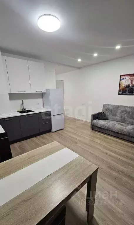 Студия Тюменская область, Тюмень ул. Юрия Рогачева, 9к2 (26.2 м) - Фото 0