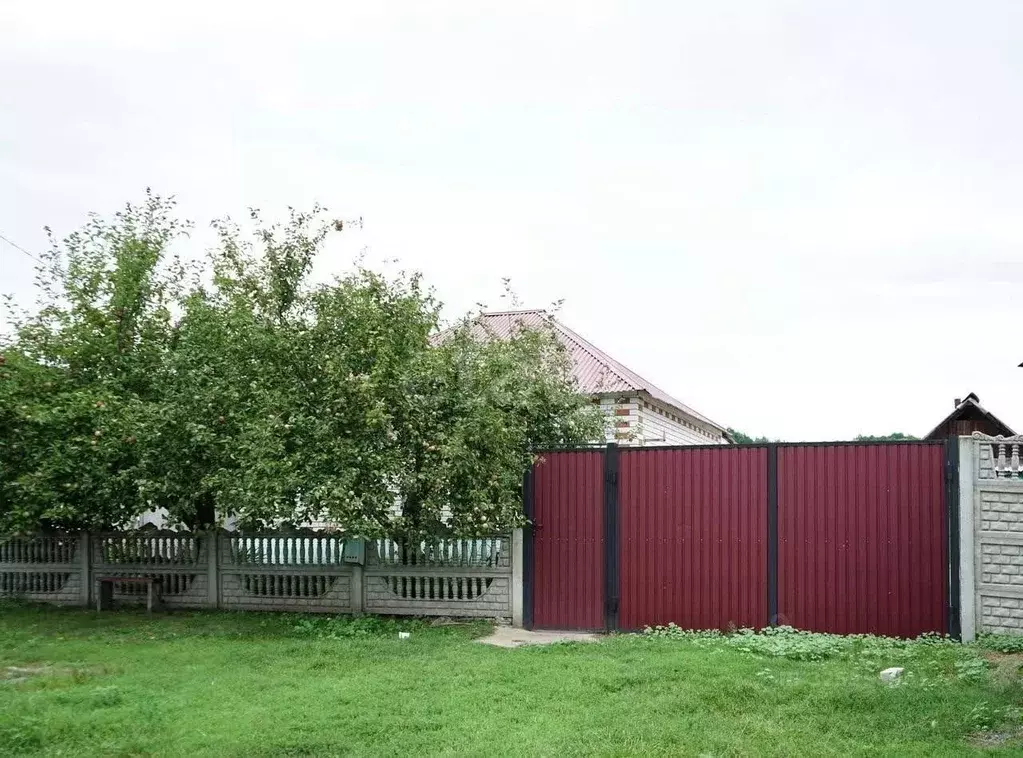Дом в Белгородская область, Старооскольский городской округ, с. ... - Фото 1