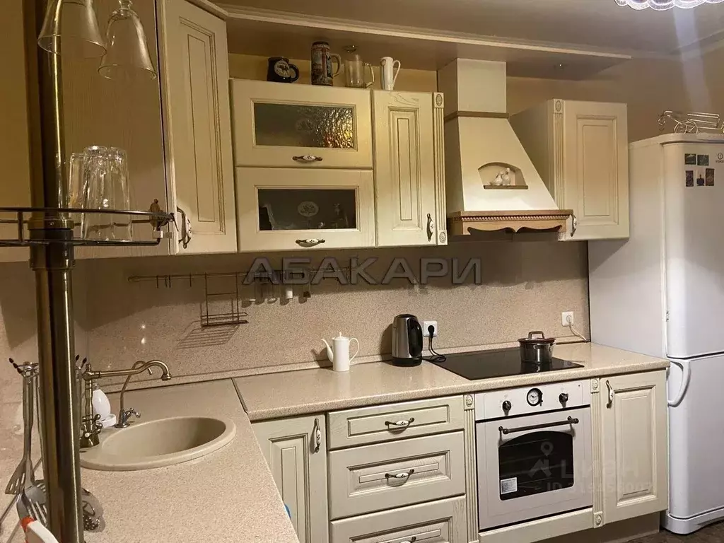 3-к кв. Красноярский край, Красноярск ул. Авиаторов, 40 (100.0 м) - Фото 0