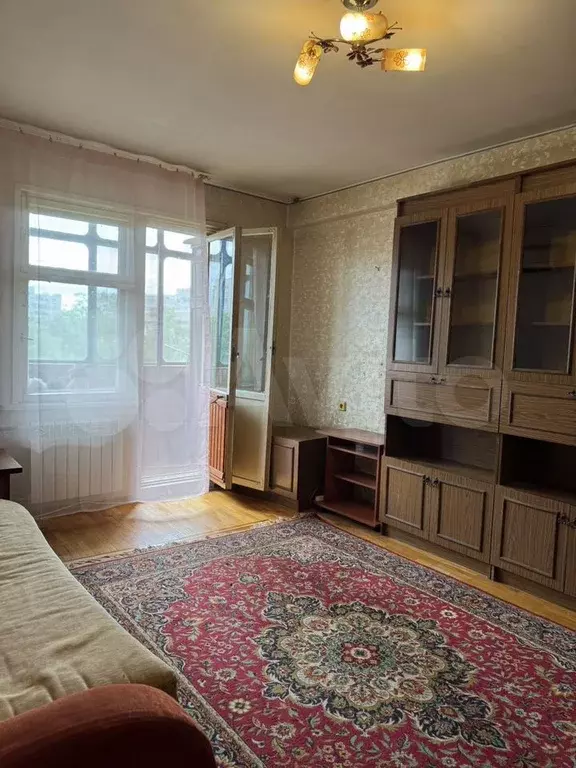 1-к. квартира, 37 м, 4/10 эт. - Фото 1