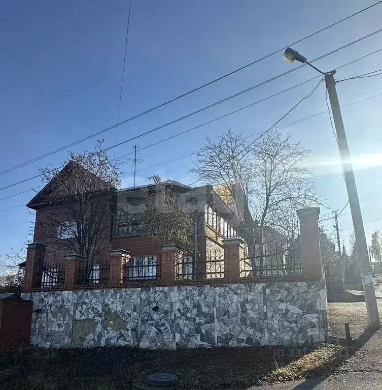 Дом в Челябинская область, Миасс ул. Ермака, 54 (413 м) - Фото 1