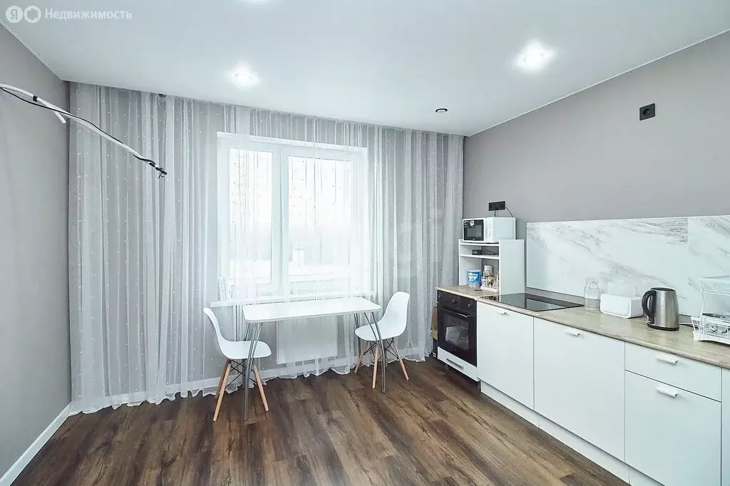 2-комнатная квартира: Тюмень, Интернациональная улица, 197А (60.1 м) - Фото 2