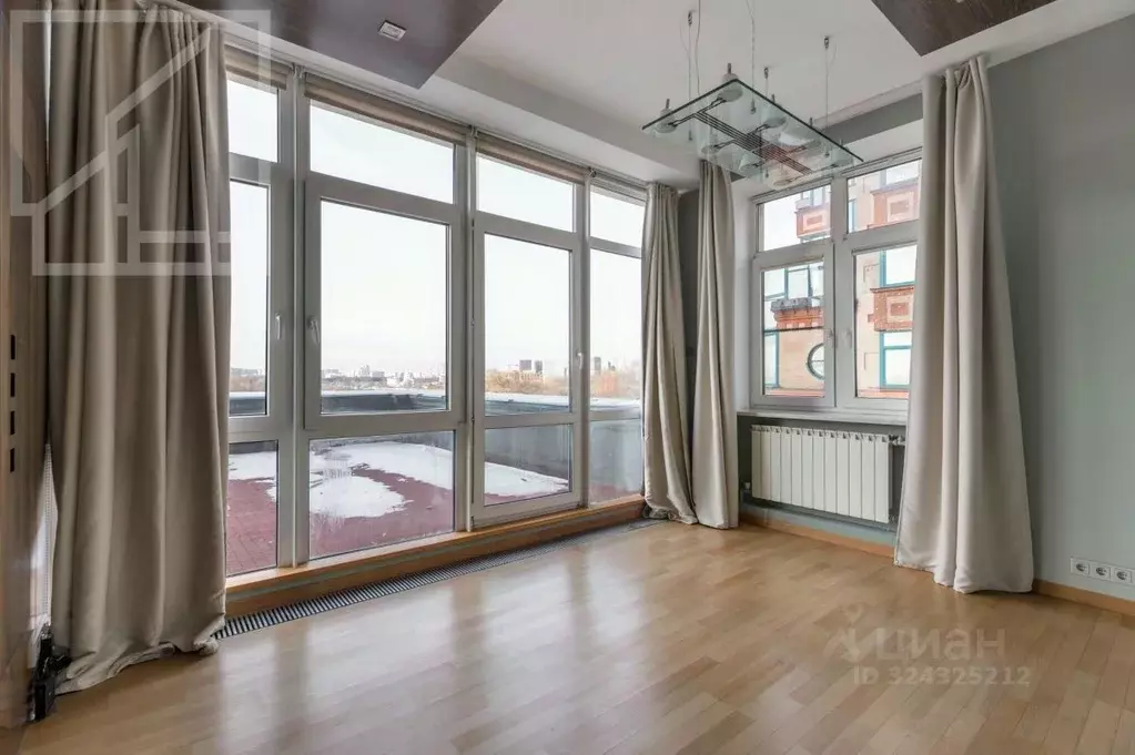 6-к кв. Москва Авиационная ул., 79В (250.0 м) - Фото 1