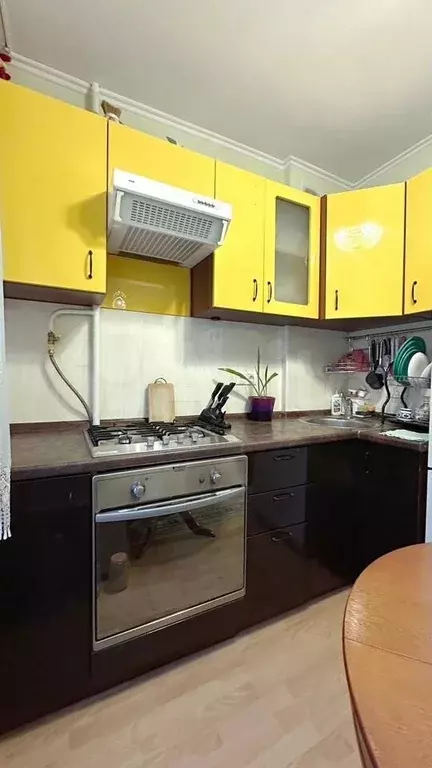 2-к. квартира, 60 м, 3/9 эт. - Фото 0