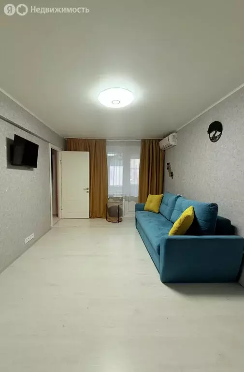 3-комнатная квартира: Астрахань, улица Михаила Луконина, 8 (49 м) - Фото 2