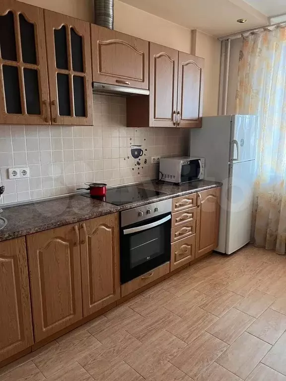 1-к. квартира, 40 м, 8/16 эт. - Фото 1