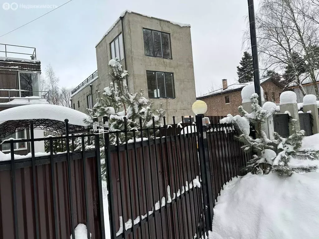 Дом в деревня Михалково, Центральная улица, 5Б (220 м) - Фото 0