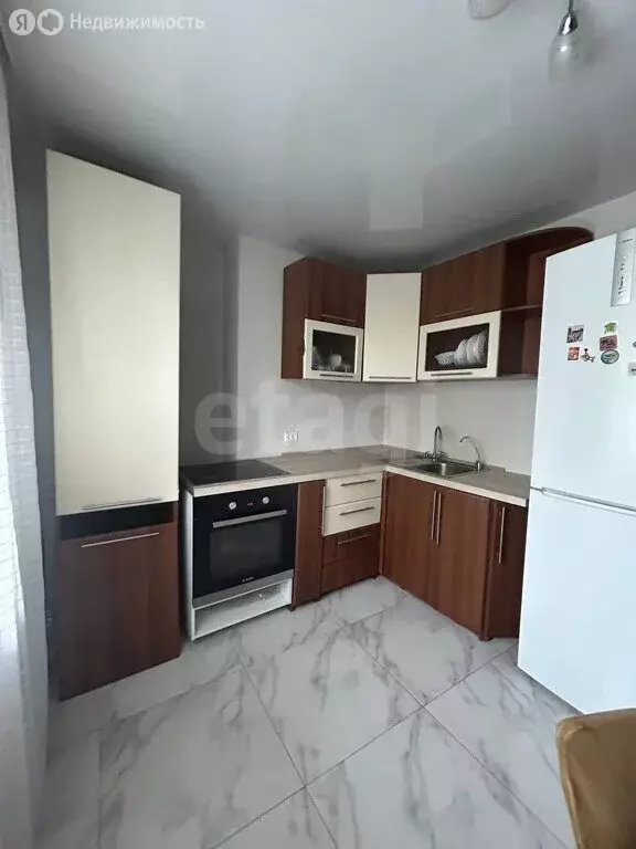 3-комнатная квартира: Казань, улица Гаврилова, 2 (37.9 м) - Фото 2