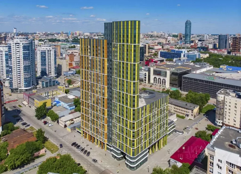 Гараж в Свердловская область, Екатеринбург ул. Хохрякова, 63 (13 м) - Фото 0