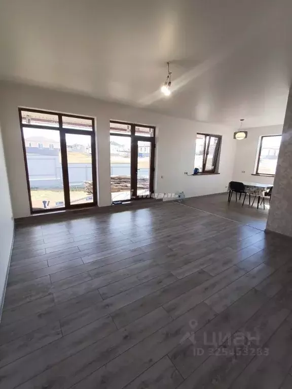 Дом в Крым, Симферополь ул. 22-я Коллективных Садов, 48 (100 м) - Фото 1