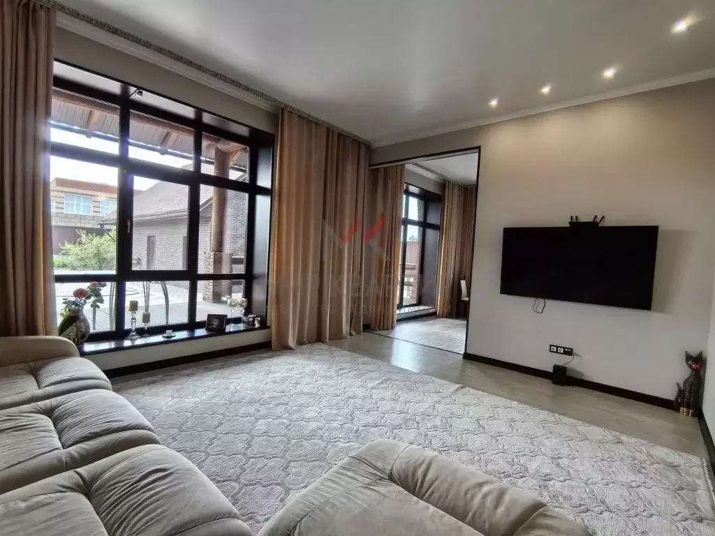 Коттедж в Красноярский край, Минусинск ул. Карла Маркса (307 м) - Фото 1