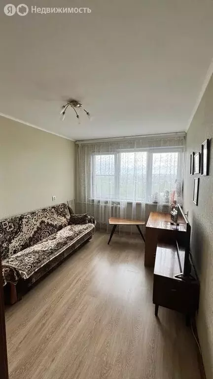 3-комнатная квартира: Коммунар, Школьная улица, 24 (60 м) - Фото 0