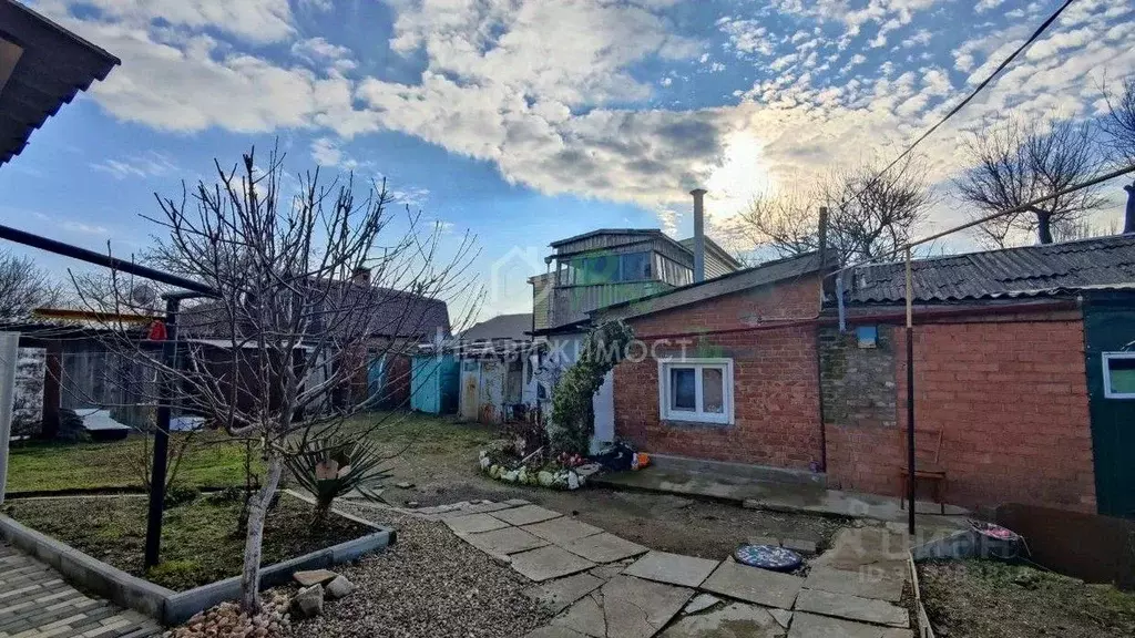 Дом в Краснодарский край, Ейск Армавирская ул. (24 м) - Фото 0
