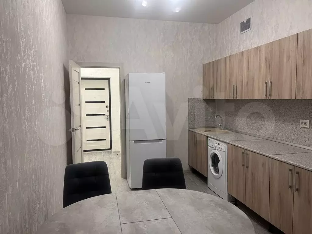 1-к. квартира, 40м, 2/4эт. - Фото 0