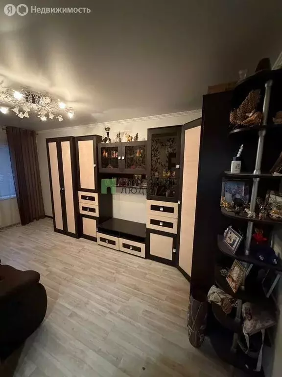 3-комнатная квартира: Белгород, 10-й микрорайон, Спортивная улица, 7 ... - Фото 2