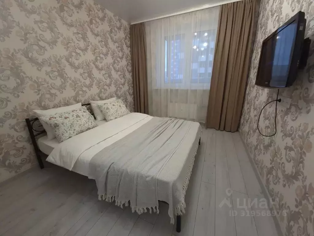 1-к кв. Тюменская область, Тюмень ул. Раушана Абдуллина, 2 (34.0 м) - Фото 0